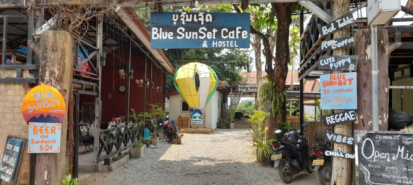 Blue Sunset Hostel Vang Vieng Buitenkant foto
