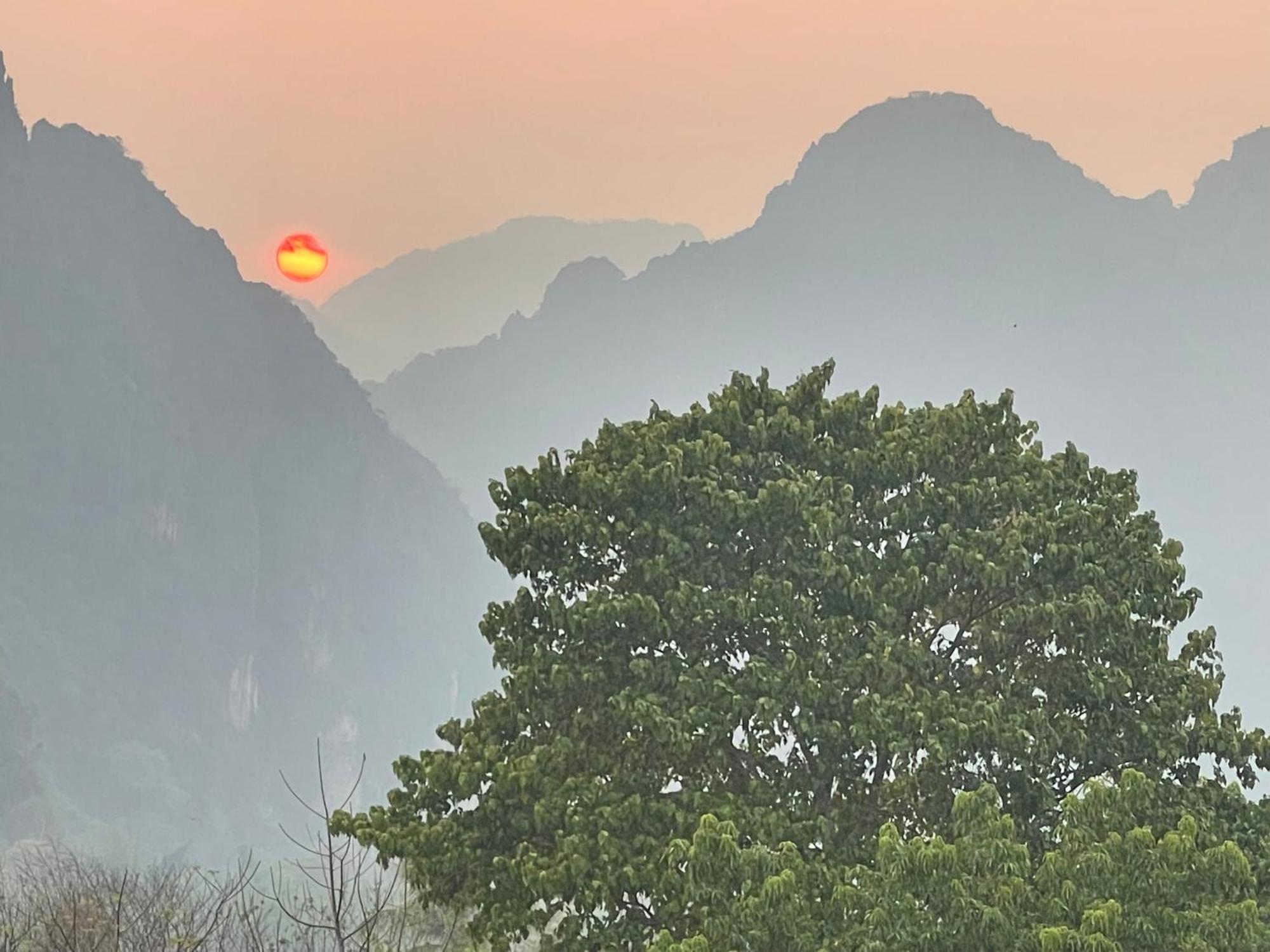 Blue Sunset Hostel Vang Vieng Buitenkant foto