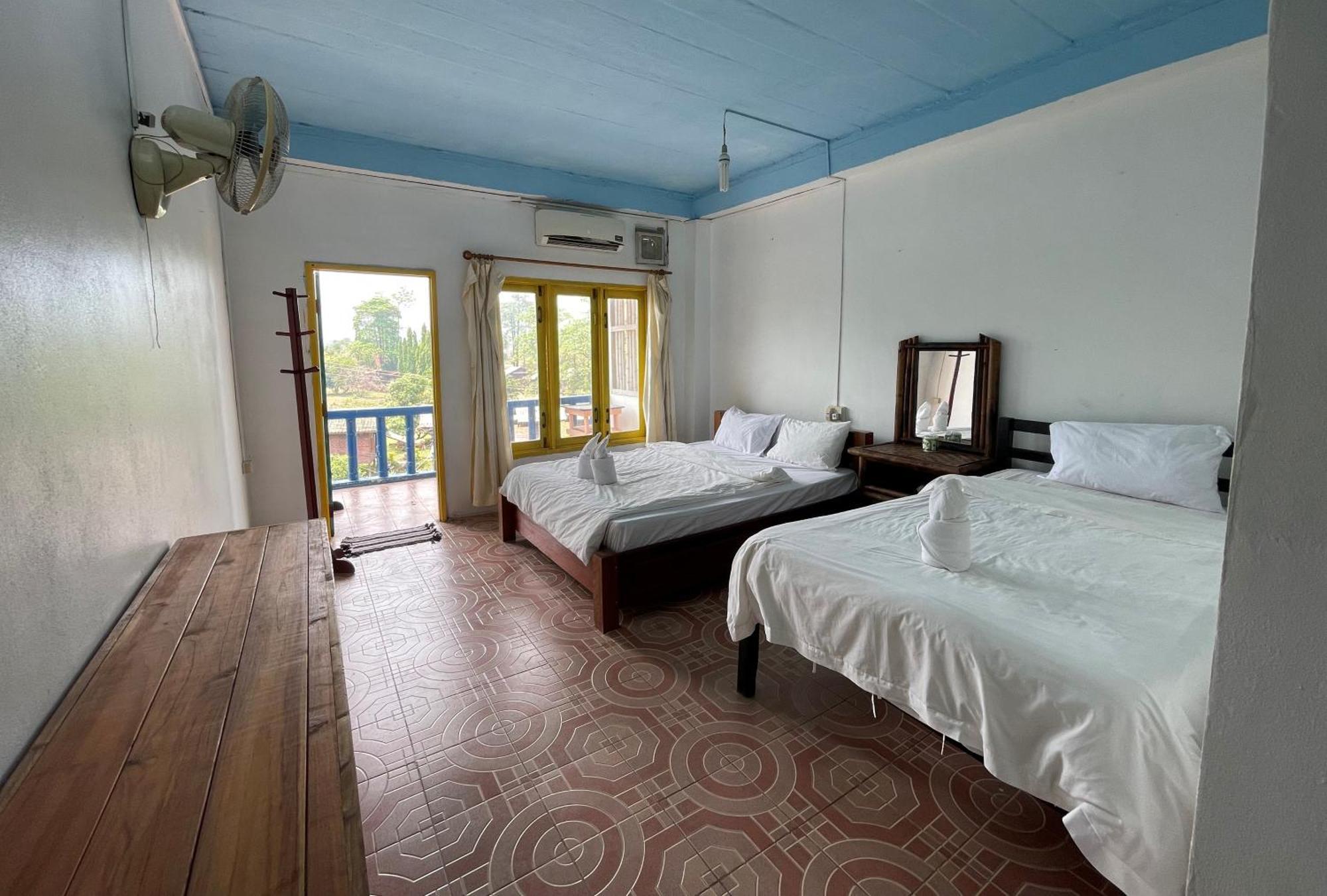 Blue Sunset Hostel Vang Vieng Buitenkant foto
