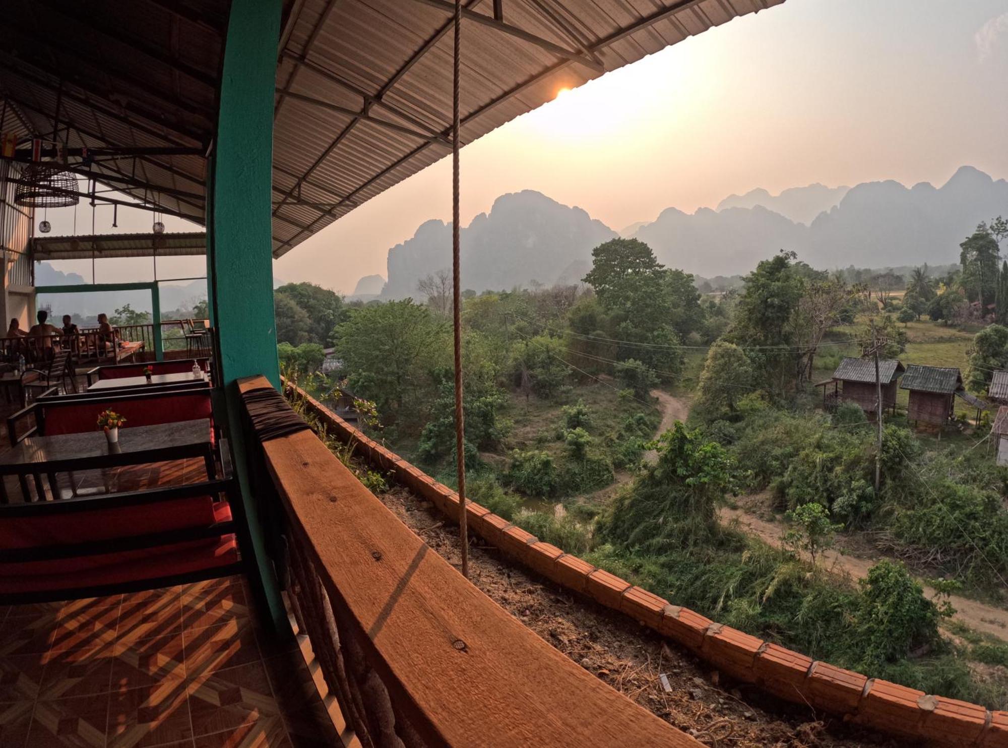 Blue Sunset Hostel Vang Vieng Buitenkant foto